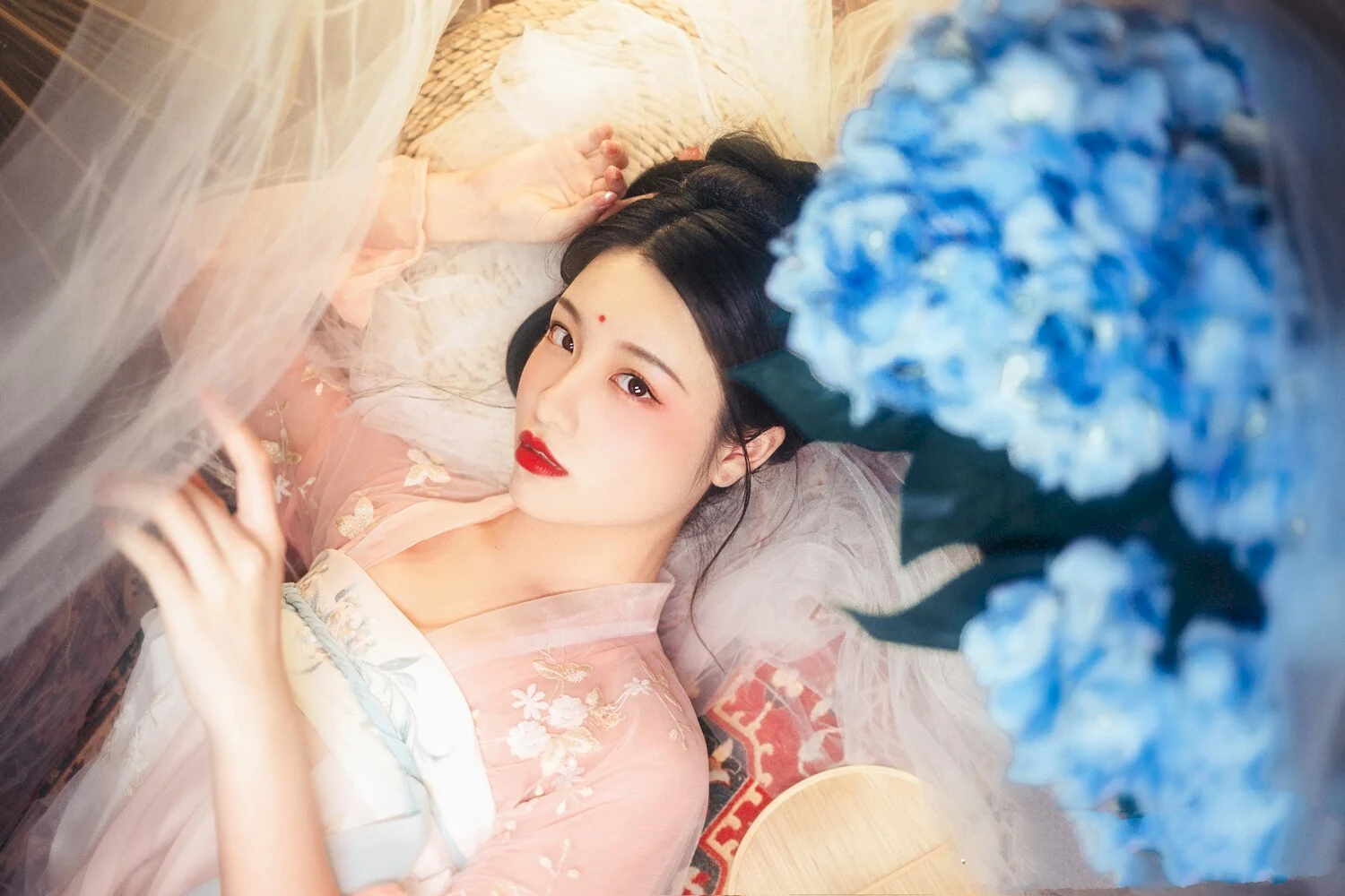 九疑写真图片 性感美少女网红模特