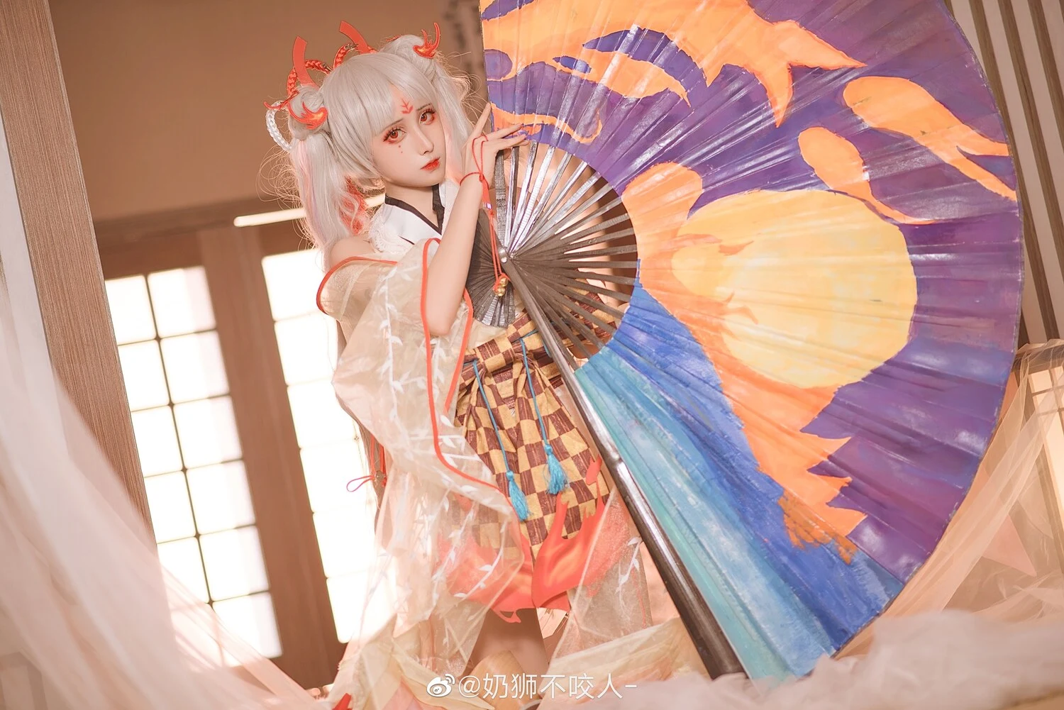 奶狮不咬人写真图片 性感美少女网红模特