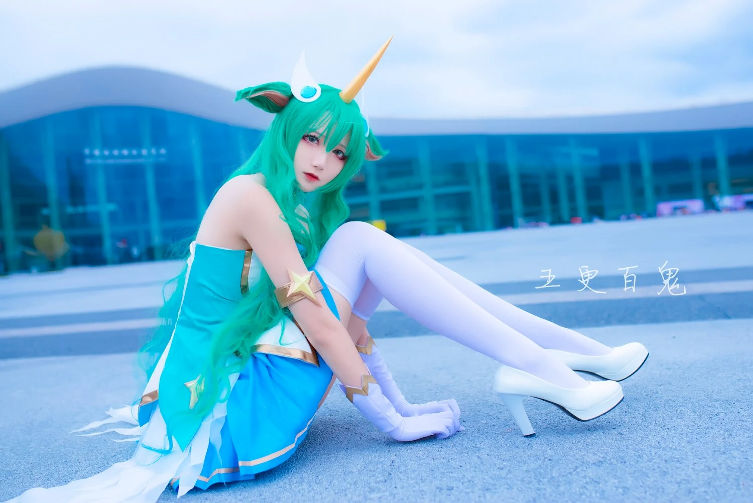 五鬼百更写真图片 性感美少女网红模特