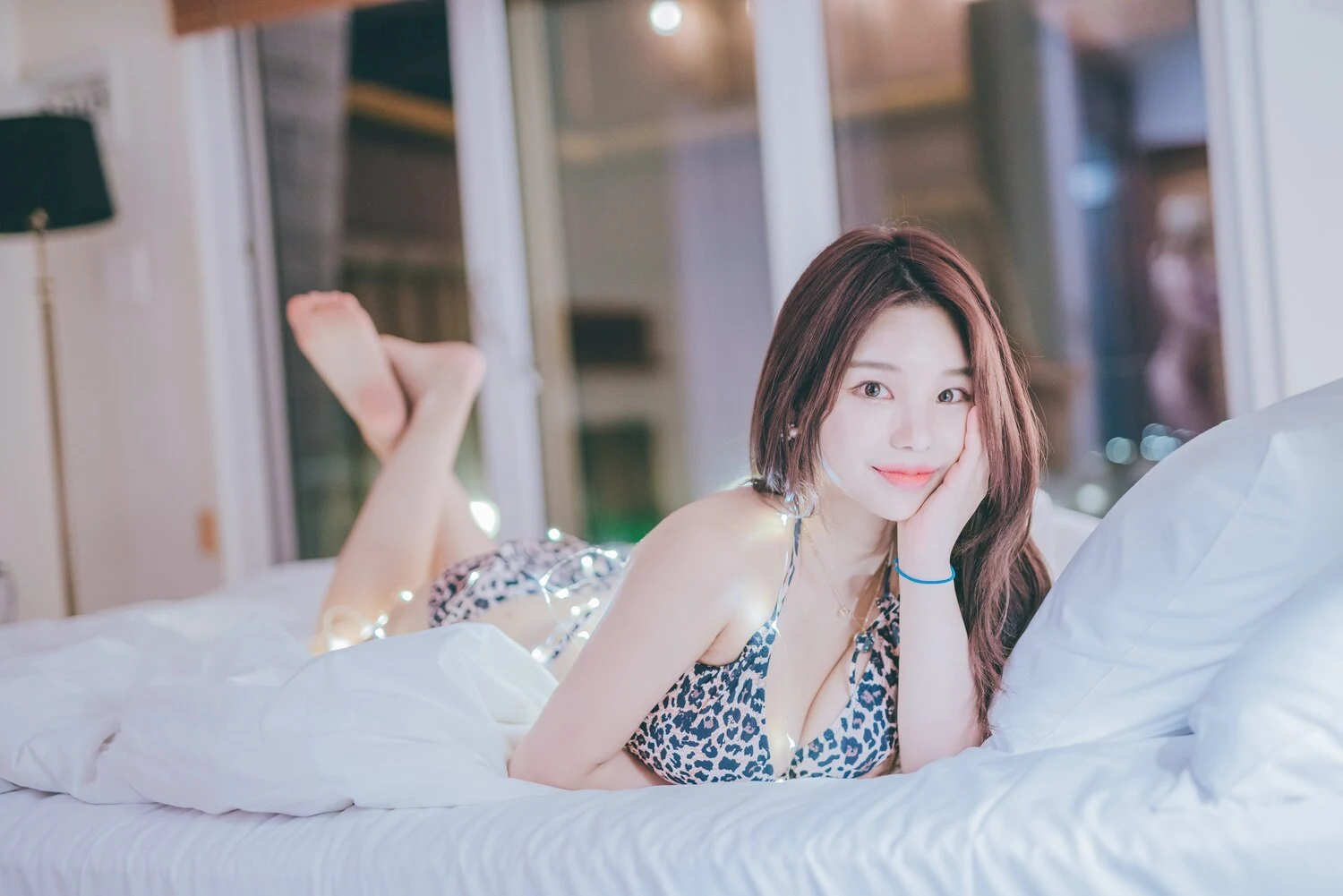 Zzyuri (쮸리)写真图片 性感美少女网红模特