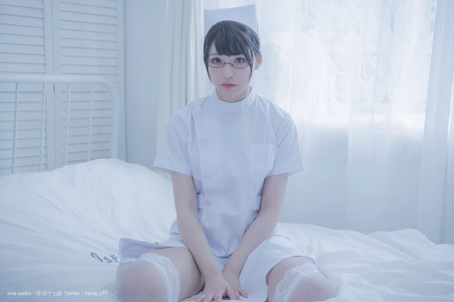 你十七鸽写真图片 性感美少女网红模特